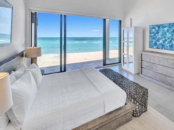 Luxurious Beach Villa in Bimini Bay - Your Ultimate Coastal Retreat